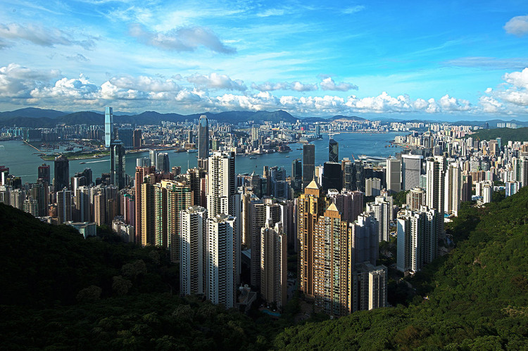 ChenSiyuan1_hongkong_panorama_victoria_peak_2011.jpg