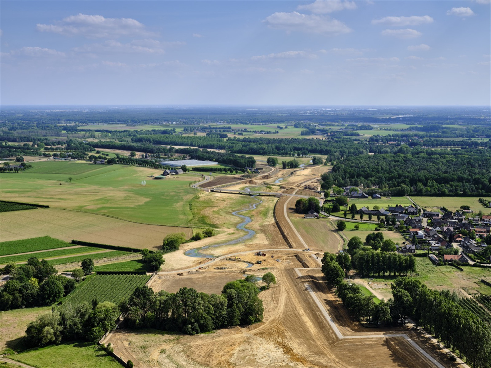 steep edge dike and integration of old castle site bastion_foto siebe swart.jpg